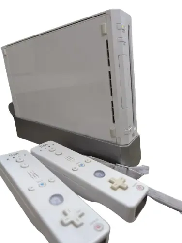 Wii 2010 com dois controles e cabos
