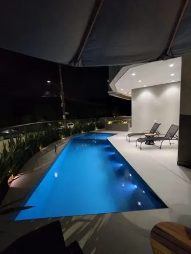 Ótimo apartamento com 2 dormitórios + sacada à 500m da Praia dos Ingleses!