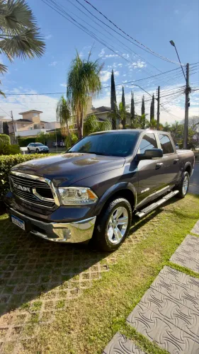Ram Classic Laramie 5.7 V8 16V Gasolina 4X4 Aut. 2023