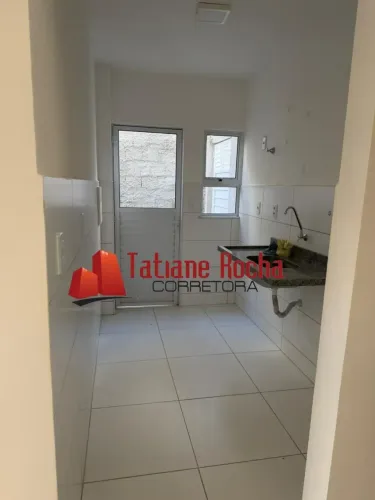 Vendo ou alugo excelente casa no Condomínio Canada House.