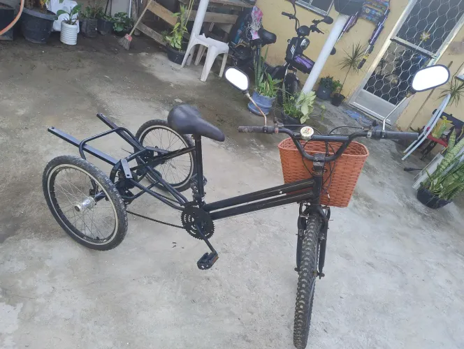 Vendo TRICICLO com MARCHA (semi novo)