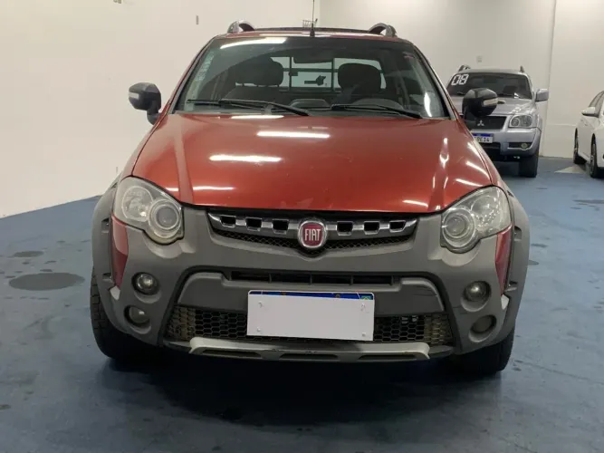 Fiat Strada Adventure1.8/ 1.8 Locker Flex CD 2015