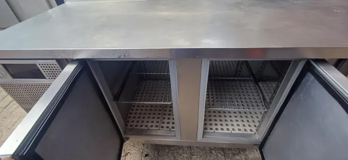 Balcão refrigerado 04 portas em aço inox