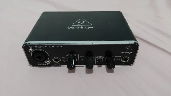 Interface de audio Behringer UMC-22