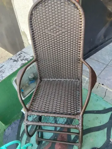 CADEIRA DE BALANÇO EM FIBRA - NOVA