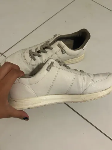 Tênis branco ViaMarte semi-novo tamanho 37