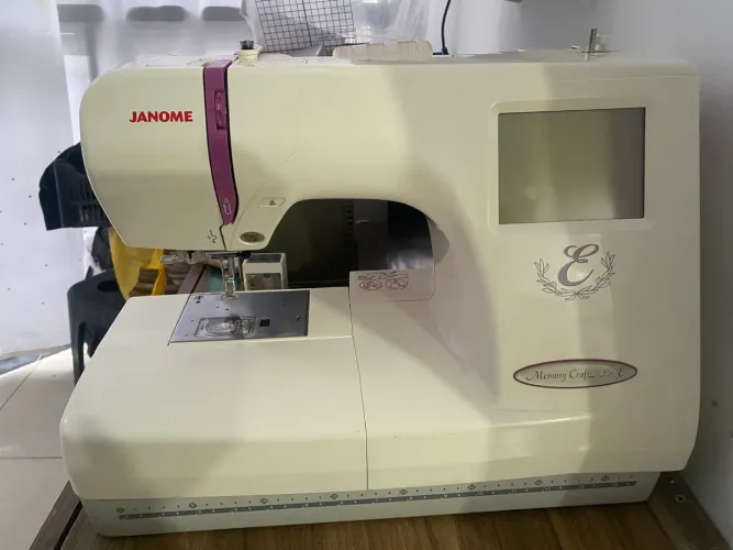 Máquina de bordar Janome 350e