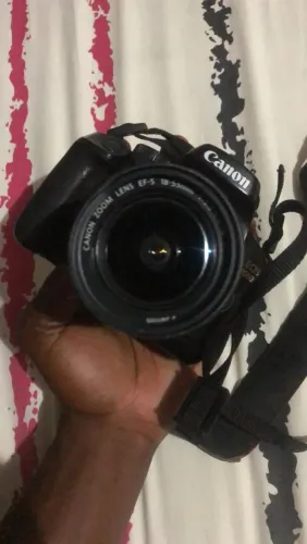 Câmera Canon EOS 4000D + Lente 18-55mm - Ótimo estado