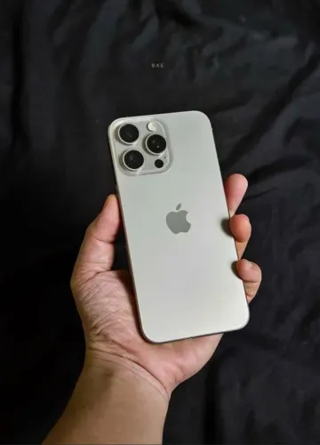 iPhone 15 Pro Max Branco 256 GB 6 meses de garantia