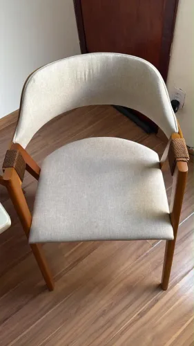 Mesa de Jantar com 4 Cadeiras em Madeira Maciça