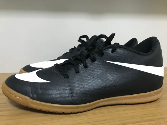Chuteira Nike original tamanho 39