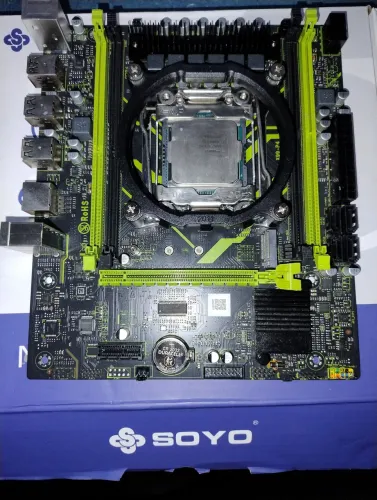 Placa mãe com processador Xeon 2650 v4