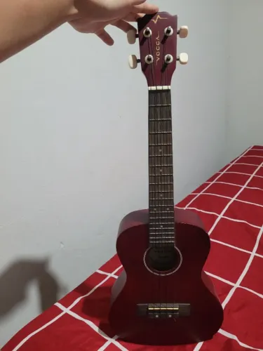 Ukulele tenor vogga