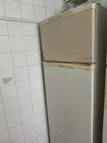 Vende-se geladeira usada em boas condições de uso 