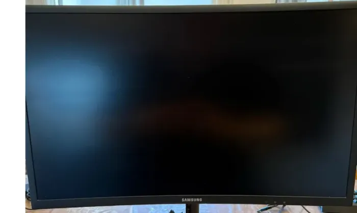 Monitor Gamer Samsung Odyssey 24" Curvo | 144Hz | 1ms | Painel VA | FreeSync