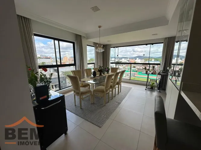 Apartamento à venda no Centro de Camboriú