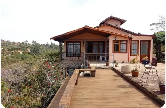 Chalé com Quartão e Sala/Cozinha p/4 na Quinta de Lavras Novas 