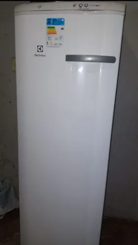 FREEZER SEMI  NOVO PRA VENDER 1.000