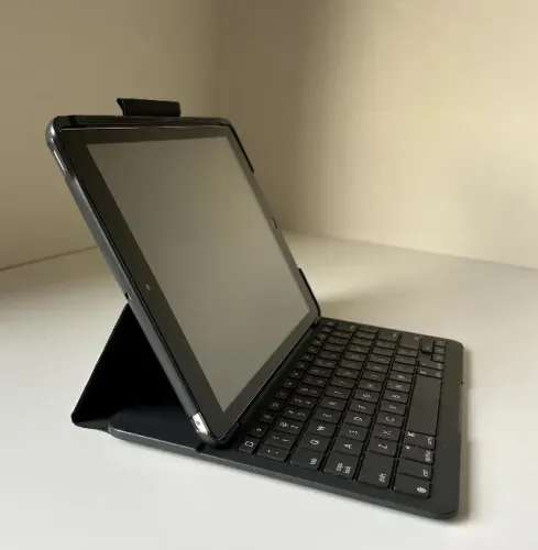 iPad 9ª Geração 64GB Wi-Fi + Teclado Logitech | Excelente Estado