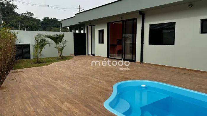 Casa com 3 quartos à venda, 185 m² por R$ 1.600.000 - Condomínio Residencial Terras da Fre