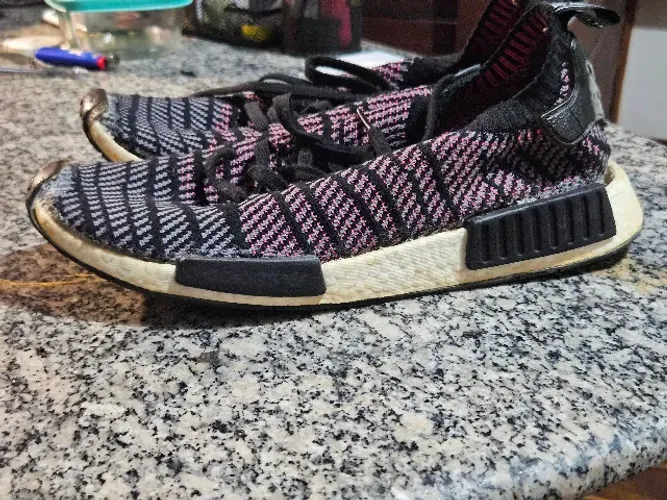 Tênis 'NMD R1 STLT Primeknit' tamanho EUA 12,5 e BRA 44