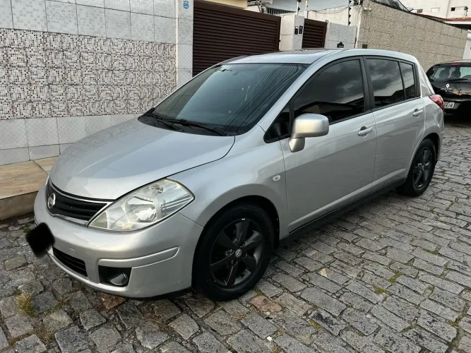 Nissan Tiida SL 1.8/1.8 Flex 16V Aut. 2010