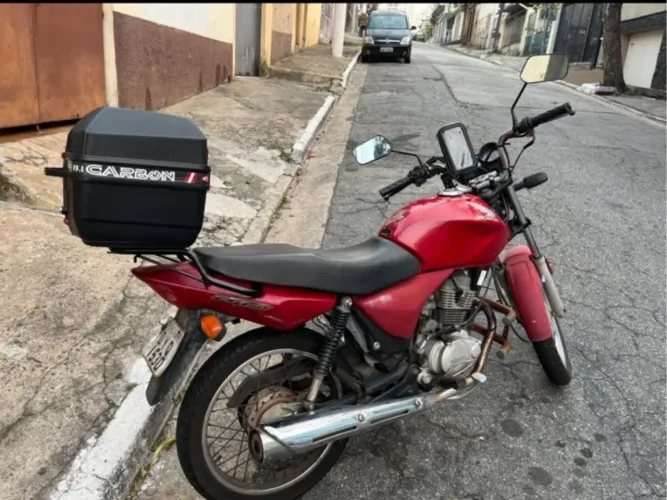 Honda CG Titan 150 ES - Vermelha | Pneus Novos + Baú
