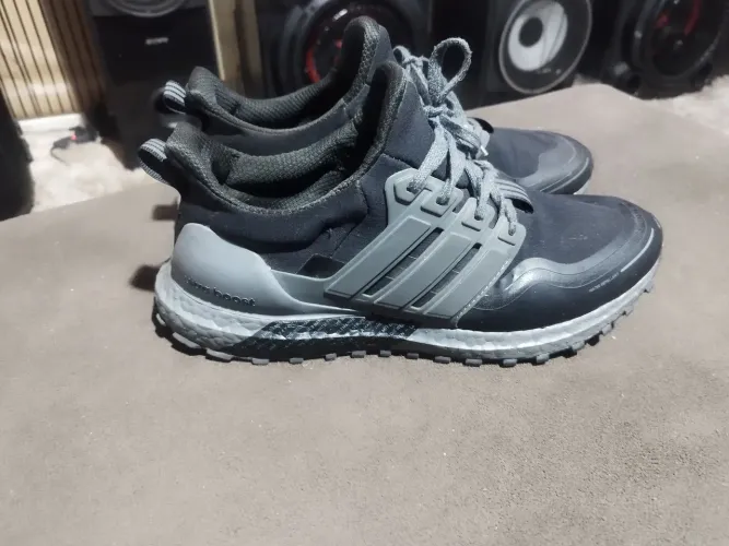 Tênis Adidas ultra boost