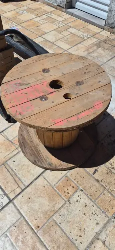 Carretel de madeira