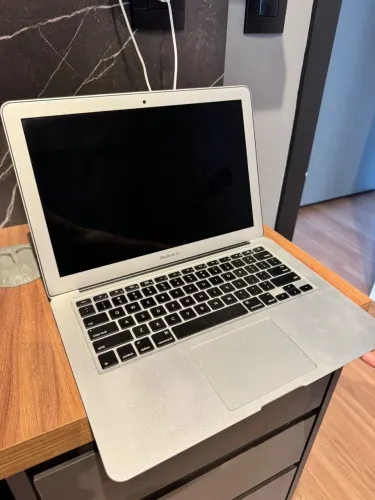 Macbook air 13, i5