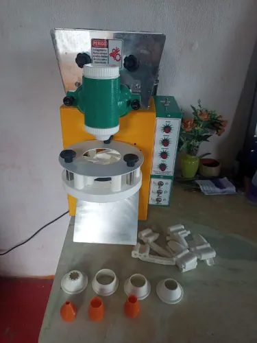 vendo máquina  modeladora de salgados.  faz mais de 4500  salgados  por horas trabalhada m
