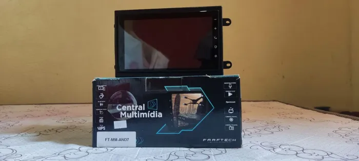 Central multimídia  Automotiva com câmera de ré integrada 