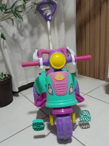 Triciclo infantil Avespa Pink