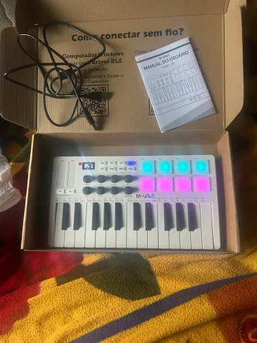 Controlador Mídi M-Wave