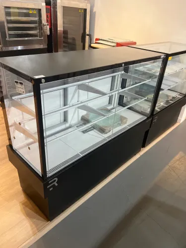 Vitrine refrigerada 1,45m - Refrimate