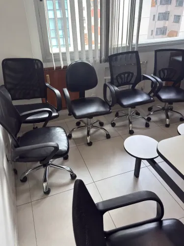 Vendo 13 cadeiras de escritório