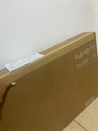 Televisão smart tv.Nova na caixa marca Samsung. 43?