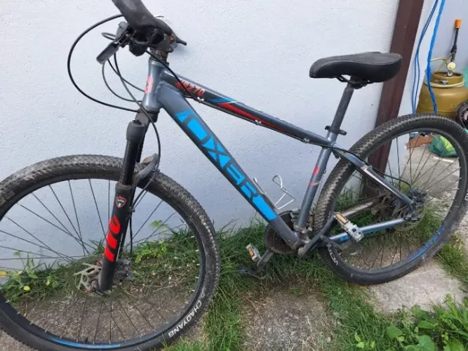 Bicicleta aro 29 com suspensão a ar Manitou com Shimano