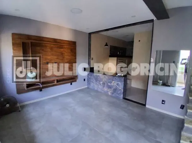 Casa duplex com terraço no Cocotá
