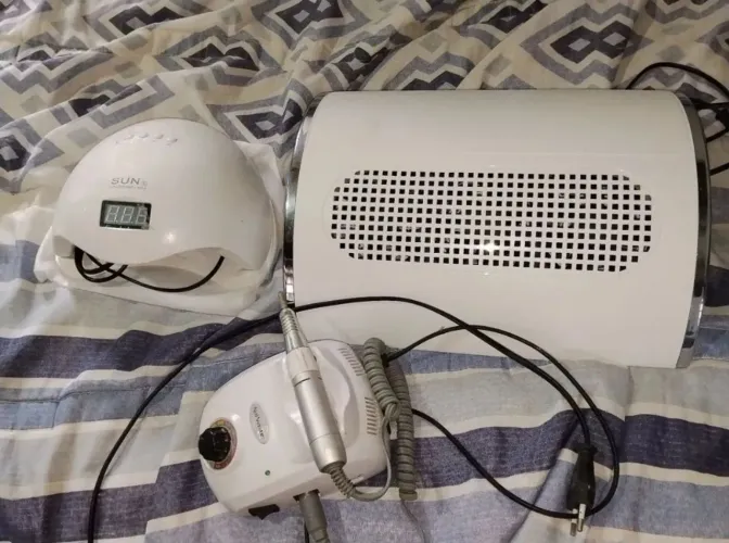 Vendo material de unha em gel