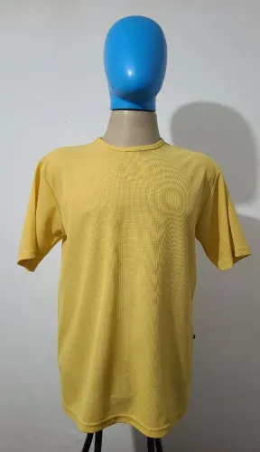 Camisa Amarela tamanho G, bonita, original, confortável, tecido macio.