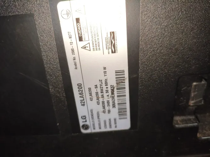 Vendo essa tv para tirar peças 