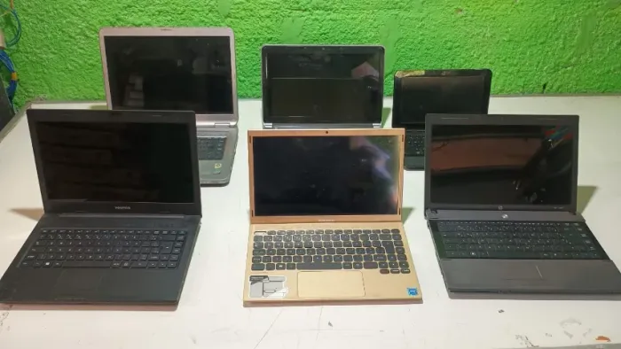 Lote de notebook e teclados de pc (Ref 14)