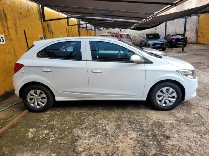 Chevrolet Onix JOY Hatch 1.0 8V Flex Mec. 4P 2018