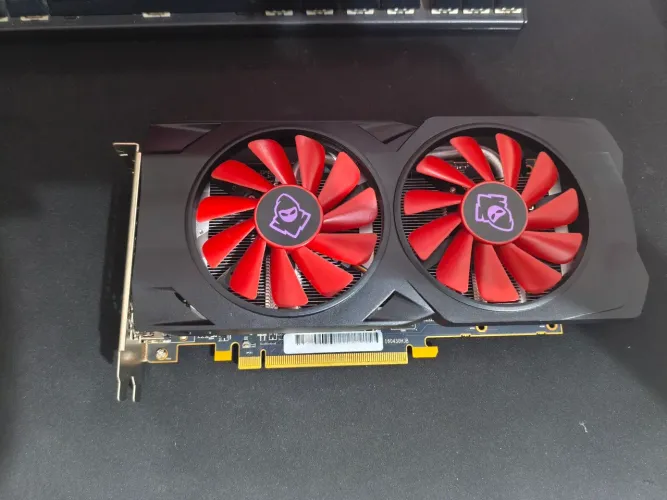 Mancer rx580 8gb (com apenas 4 meses de uso!!!!!)