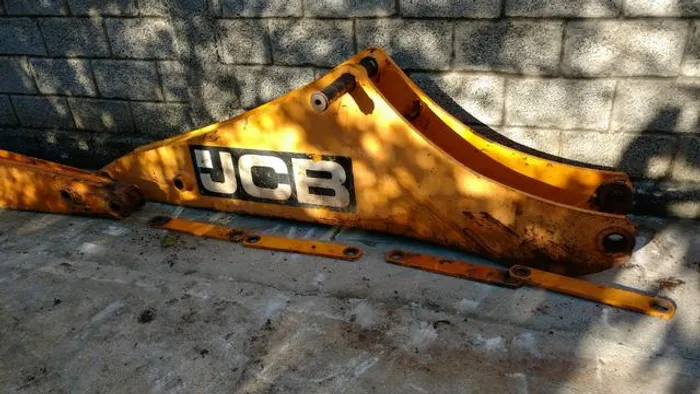 Braço (Boom) Retroescavadeira JCB 3C p/n 561/60200