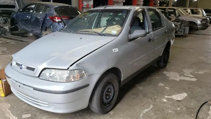 Sucata Siena 1.0 2003/2004, para retirada de peças