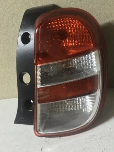 Lanterna Nissan March