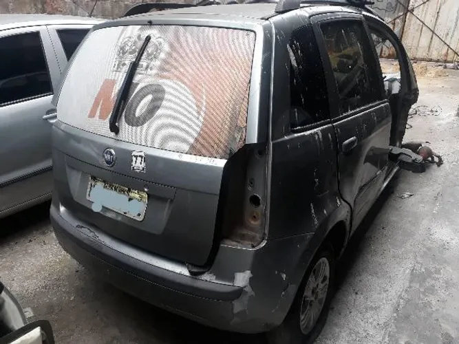 Traseira com teto fiat idea 2008 2012 