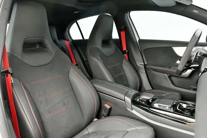 Jogo de bancos Mercedes GLA CLA A200 em Alcantara 